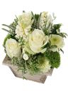 Composizione di fiori bianchi